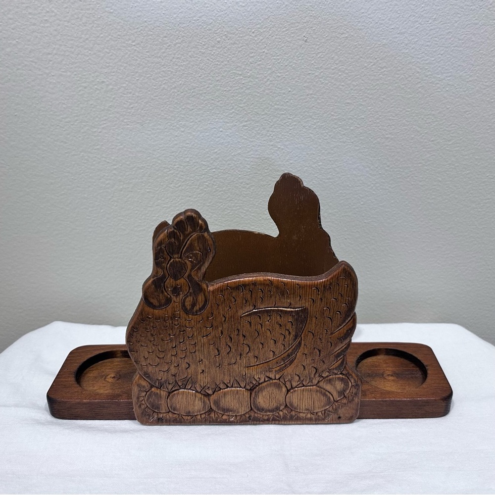 VTG Wood Napkin Holder W/Salt & Pepper Holders Chicken Hen Sitting on Eggs